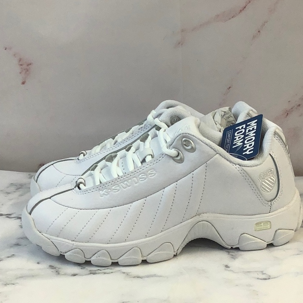 K-Swiss Women's ST329 CMF Sneaker White/Silver 7 M